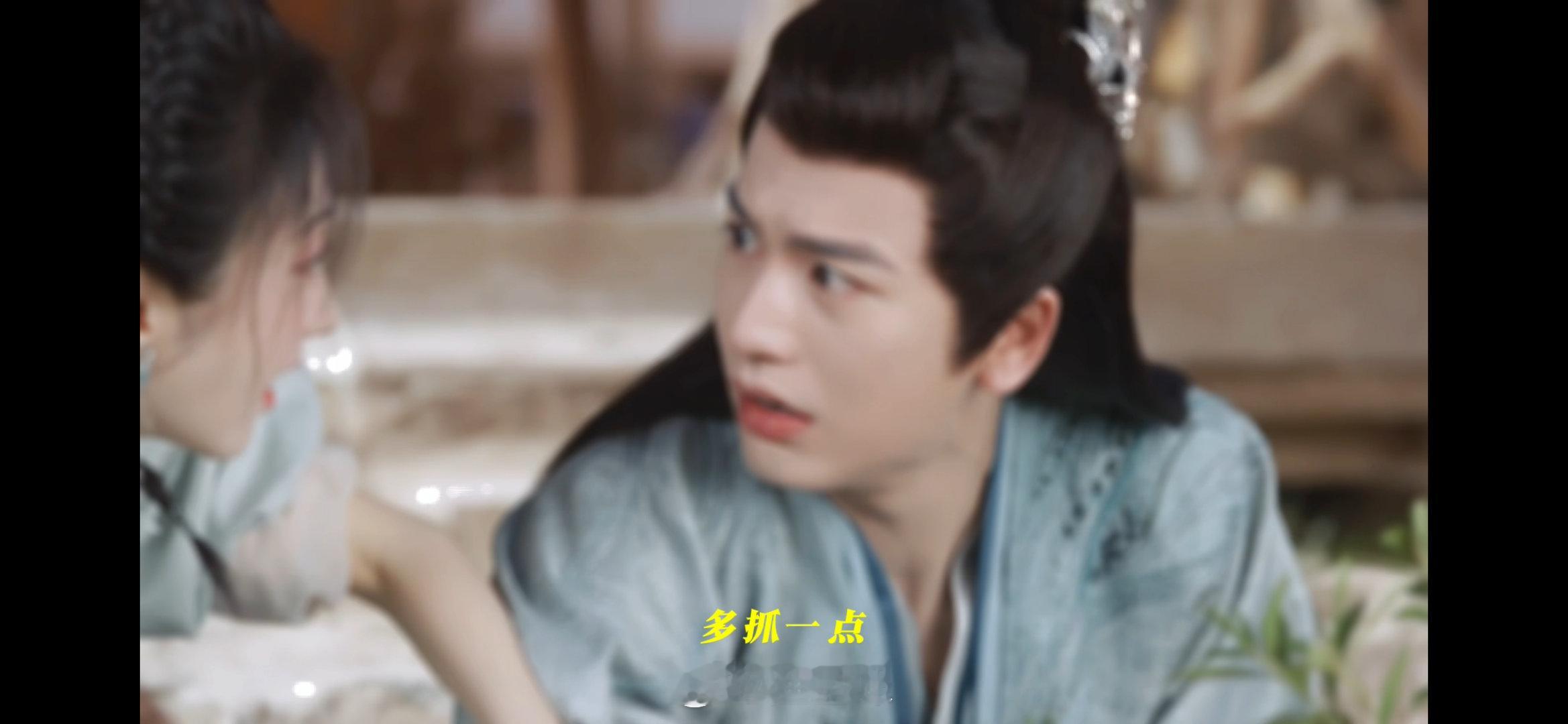 #这样的茶系娇夫正在进入仙侠# 帝君一怒，三界震颤；南颜一笑，帝君化柔。《四海重