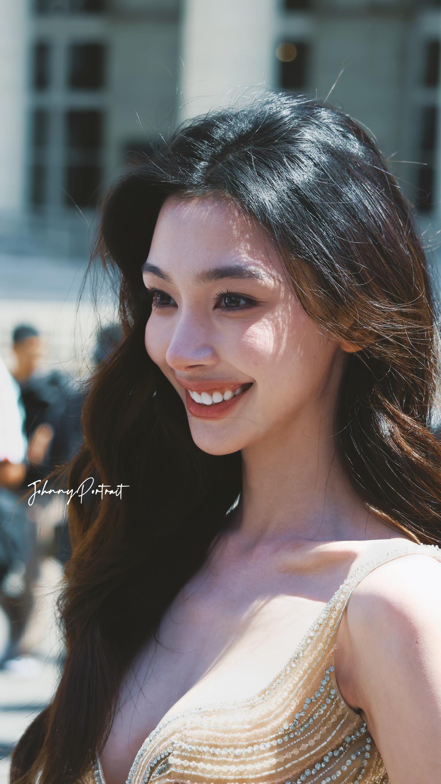 好会拍 这组真的有风情大美人的感觉…..cr.巴黎摄影师Johnny 