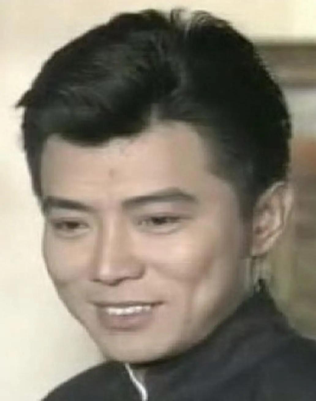 谁还记得他？台湾演员琼瑶小生张佩华如今70岁了，气质依然很儒雅，就像秦汉一样，虽