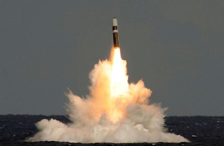 水下终极杀器！美媒揭秘潜射弹道导弹：20马赫+7000公里射程，最难拦截
 
1