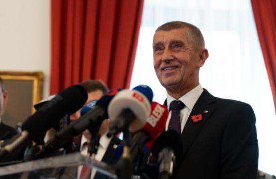 乌克兰战败的后果提前出现。反乌克兰的右翼政党在捷克共和国大选中获胜，不是一个，是