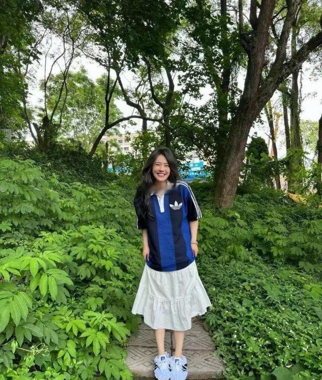我的天，这真是马思纯吗？为什么她自己的照片和路人拍的差距这么大 