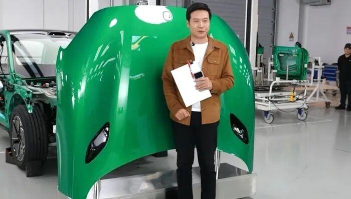 雷军对网络黑子的“正面开撕”
这场持续4小时、拆到只剩白车身的直播，本质上不是技