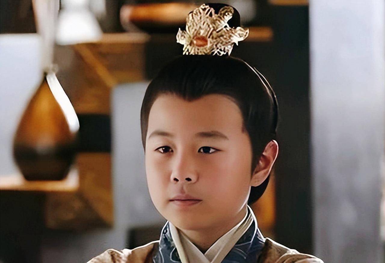 谁懂，刘弗陵的委屈啊？名为皇帝，实际上就是帮大哥刘据看家的，登基13年，等大哥的