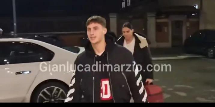 🇮🇹意大利足球🇮🇹
长的很帅小伙子
总有种预感他会成为下一个达米安
#谁