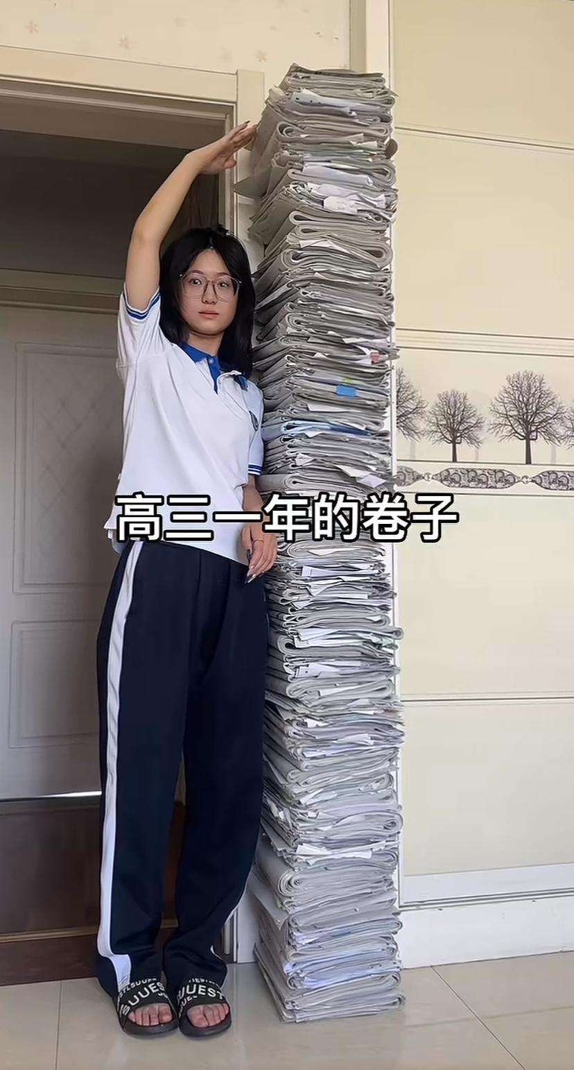 现在的学生太苦了，学不完的科目，做不完的题。我儿子初二，他那些课业，我完全指导不