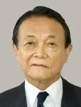 麻生太郎的一句话曾把中国点醒了！中国如今不光要将目光放在台湾问题上，同时也要把还