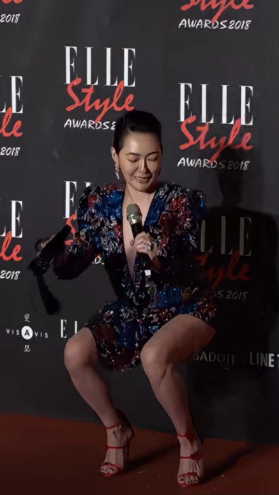 小S秀腿引群嘲，几个月前的造型又被审判了

小S一直在营造一种她很红的假象，其实