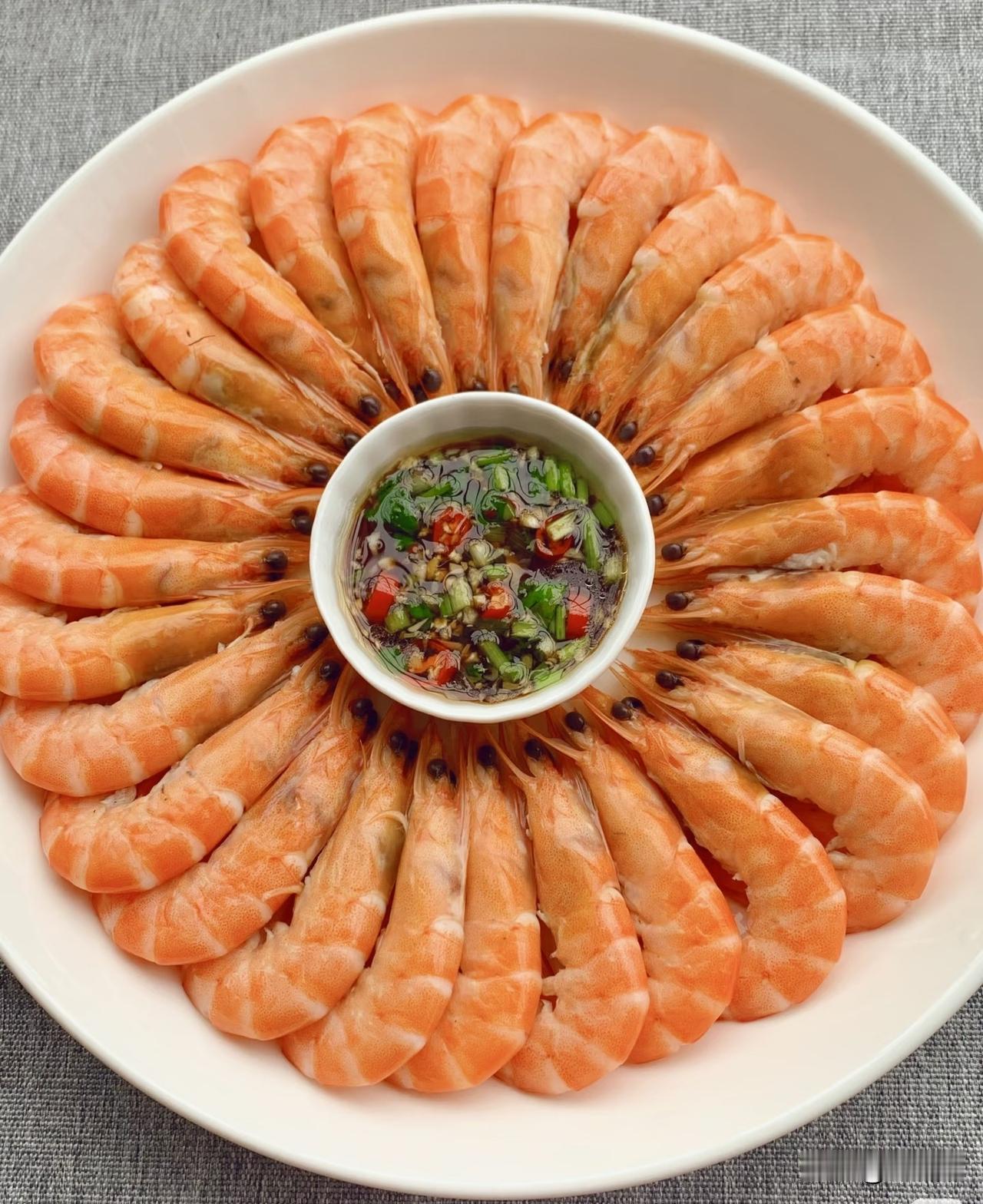 关节不好，这10类食物多吃

1. 虾皮（高钙家常食材，煲汤炒菜都能用，少量提鲜