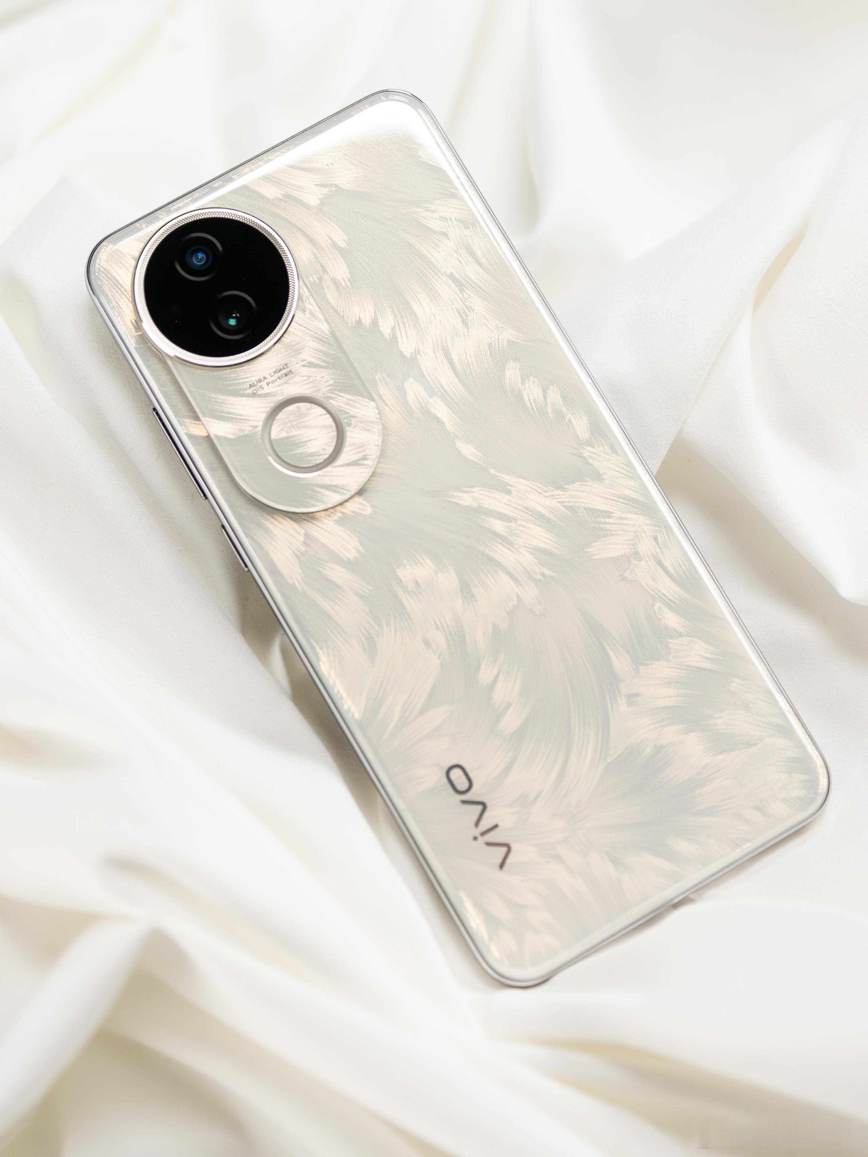 【vivo S20真机图赏】提前拍了组真机图给大家感受下，正面直屏设计，整体外观