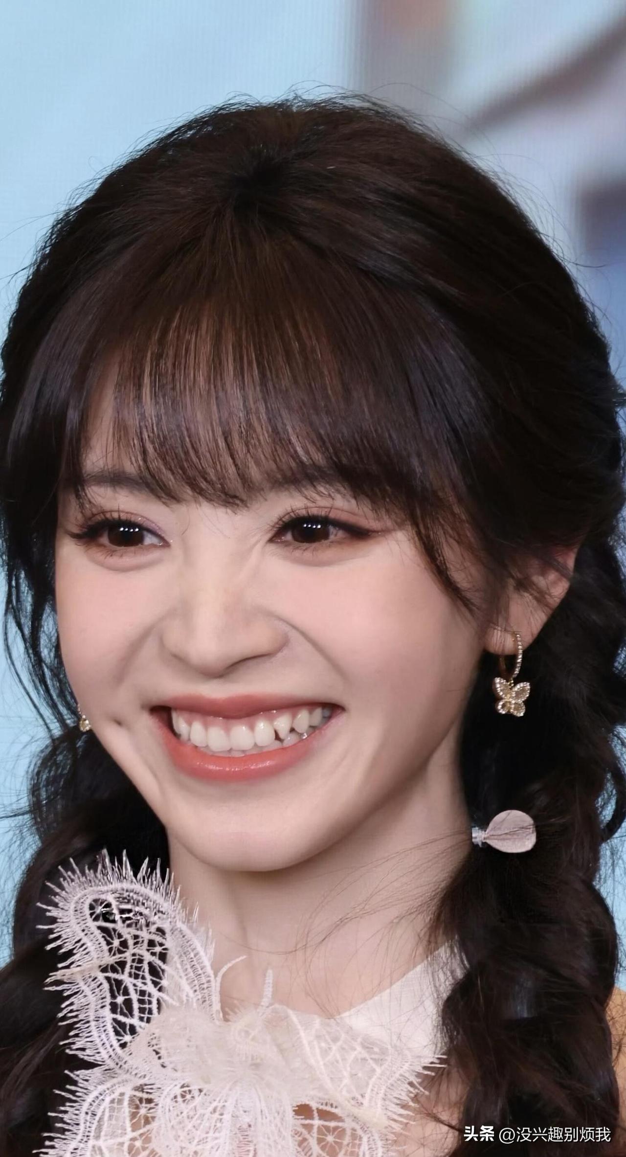 田曦薇生图，为啥有法令纹也那么美啊