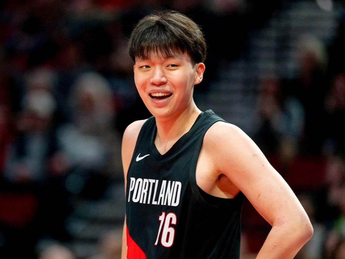 杨瀚森9中9，砍20分9板，让人想起了巴克利亲驴屁股

在今天混音队常规赛的倒数