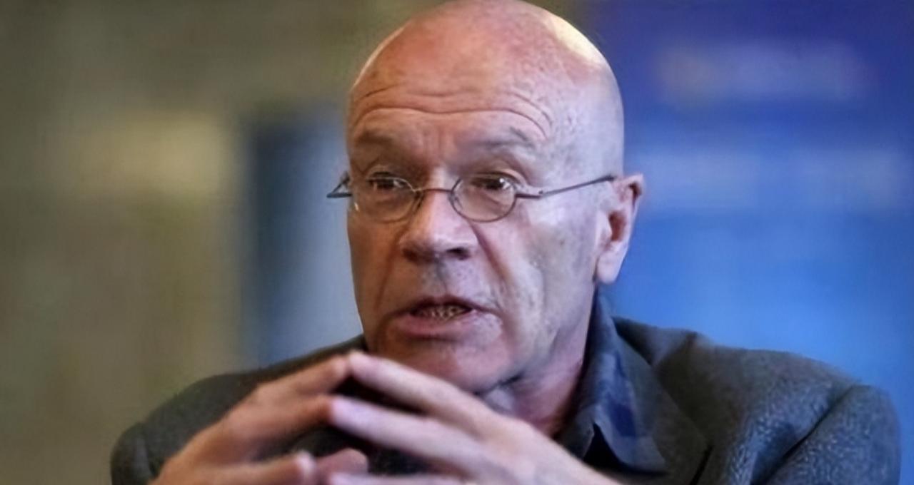 英国学者马丁·雅克，曾经再次语出惊人！他说：“美国之所以一直针对中国，是因为中国