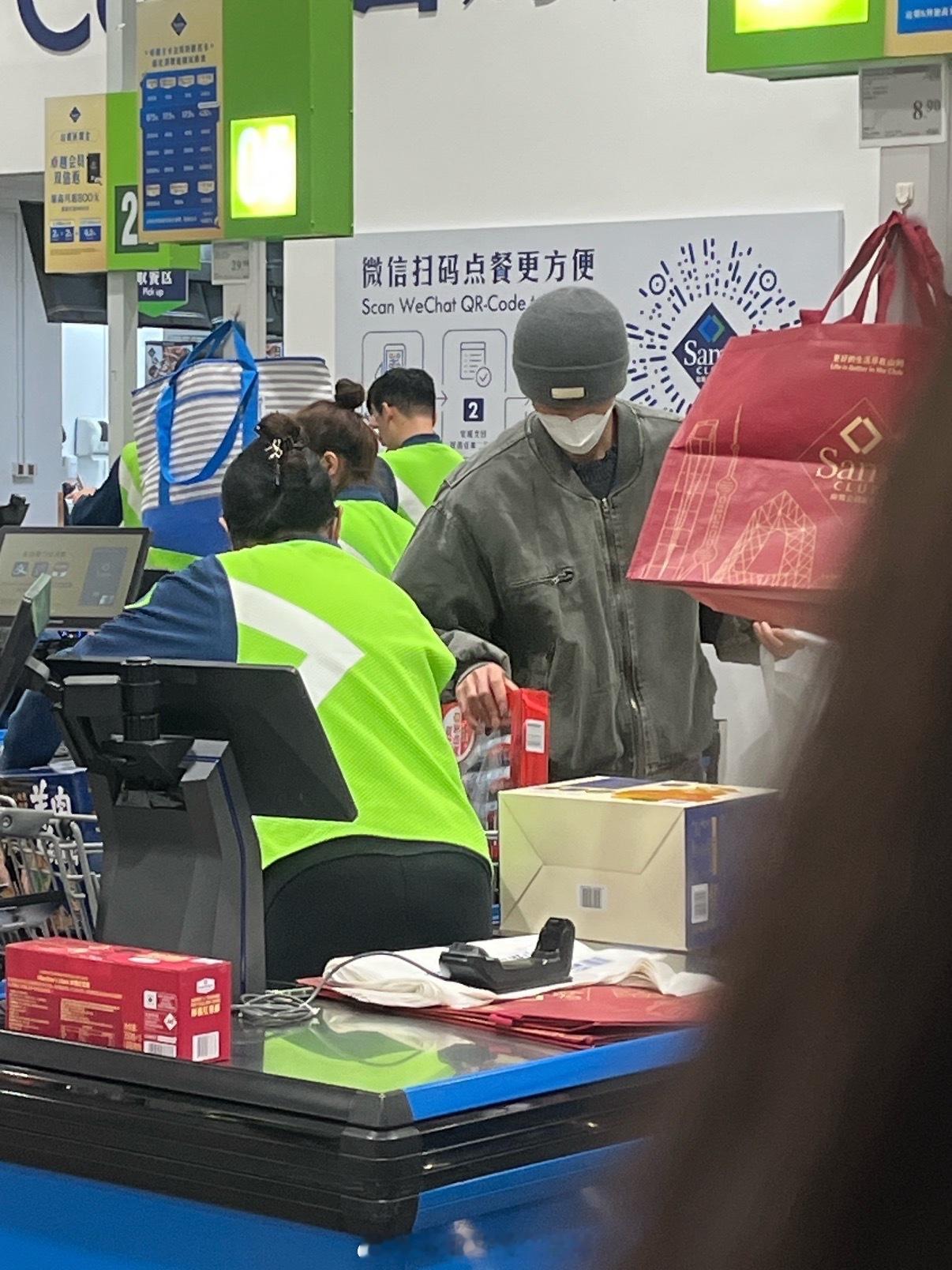 我也想偶遇辽宁偶遇宋威龙逛山姆偶遇宋威龙山姆购物