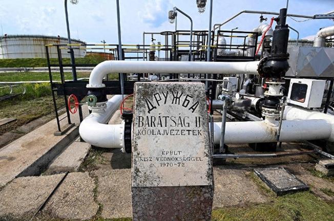 闹大了！欧洲核心油管突然断供，欧盟被逼到绝境只能掏钱出力救火，全因匈牙利、斯洛伐