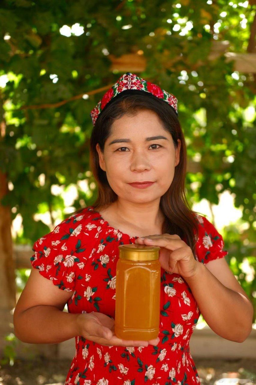 新疆尉犁县达西村助农蜂蜜特卖点亮美丽乡村这是一条纯公益微博！今天，我刷到了新疆尉