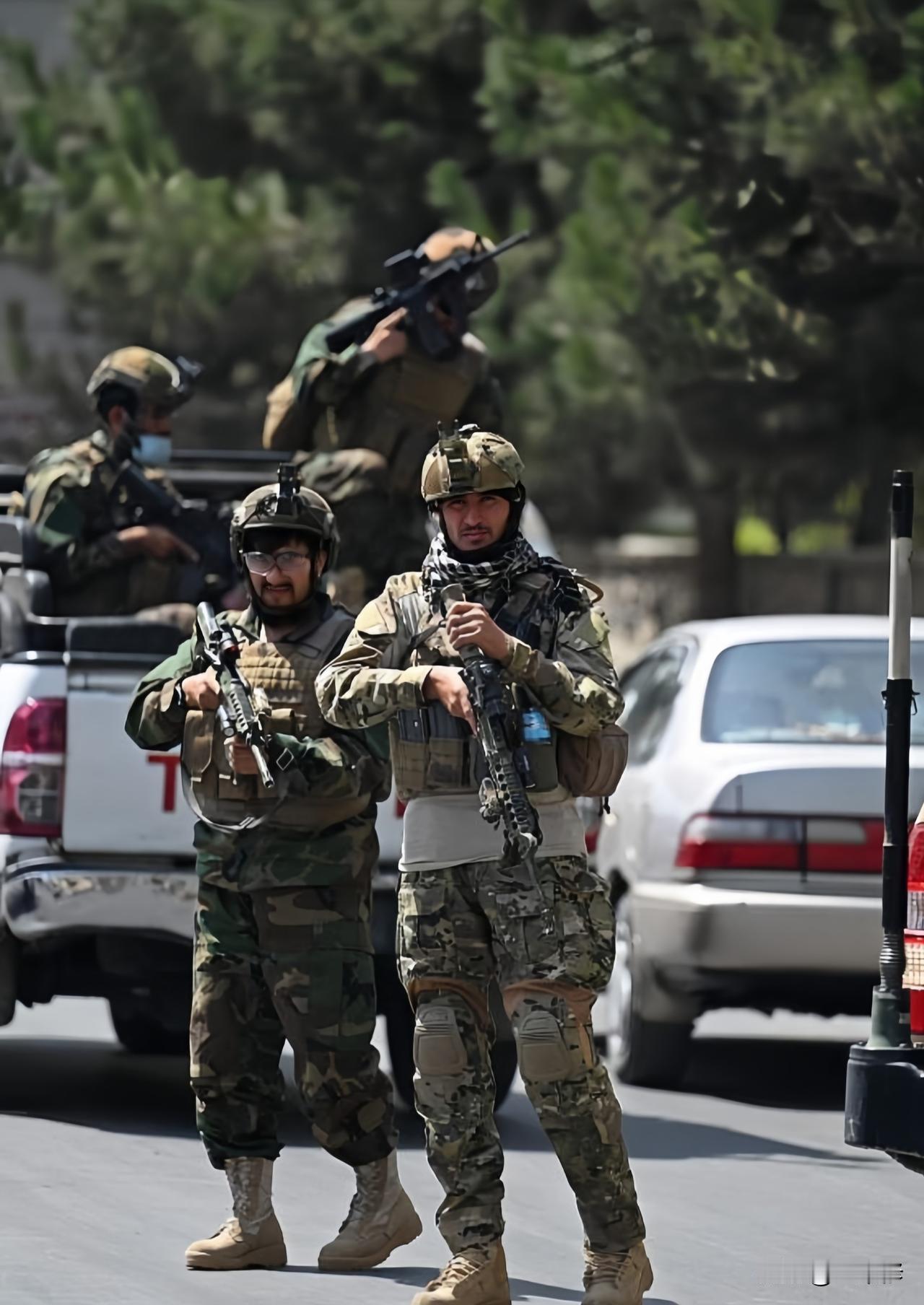 伊朗的硬气史无前例，完全把霍尔木兹据为己有了，最新通行细则霸气侧漏！

1.霍尔