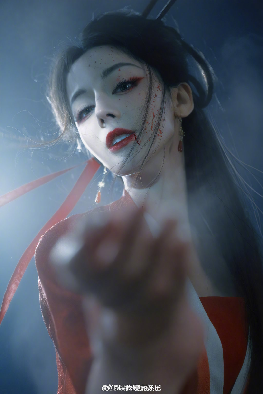 迪丽热巴《白日提灯》大片，这一组营业照如何？迪丽热巴红衣女鬼塑