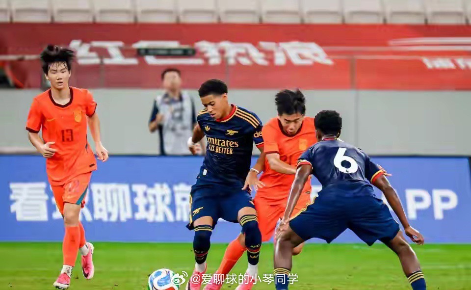 U17国足3-2绝杀阿森纳领跑！上海连追2球3-3平C罗母队北京时间8月3日，2