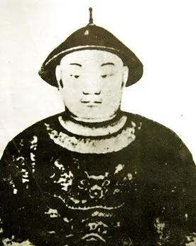 1682年，施琅收复台湾后，成了最大的包租公，康熙皇帝拿他没有办法，任由施琅留下