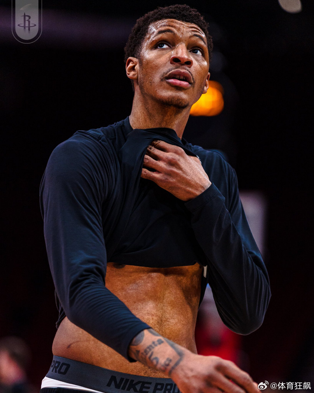 火箭vs勇士火箭升空allfire休斯顿火箭 下半场开始🏀  cr：休斯顿火箭