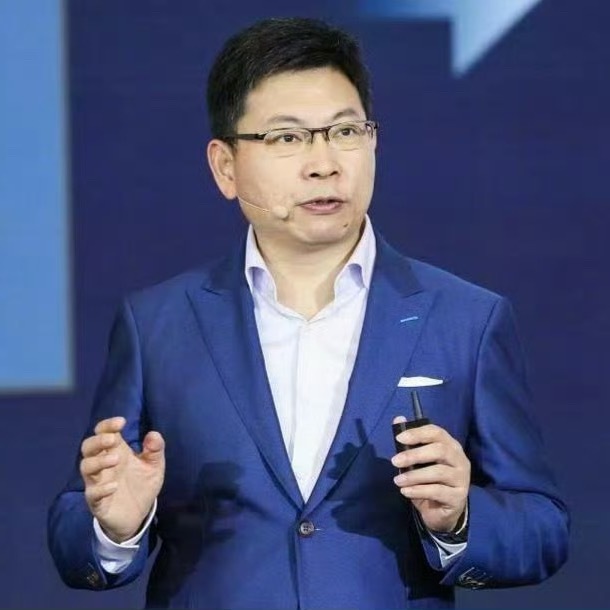 一手抓终端，一手抓五界，一手抓鸿蒙，一手抓AI，还得是老余。 ​​​