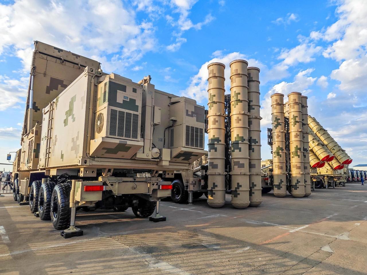 2月8日，据央视军事网站公布了一组红旗一9中高空、中远程地空导弹防御系统，红旗一