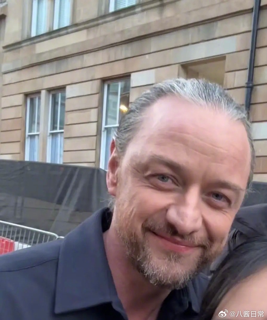 詹一美成老头了 