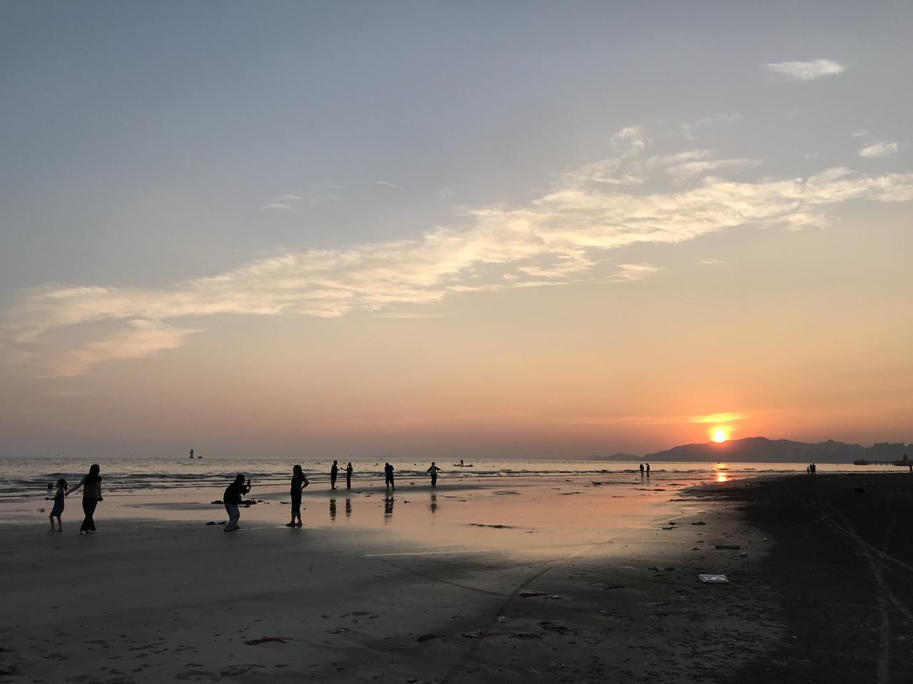 我是广东的，
广东汕尾的，
汕尾海丰的，
汕尾漫长的海岸线绝对可以满足你对大海的