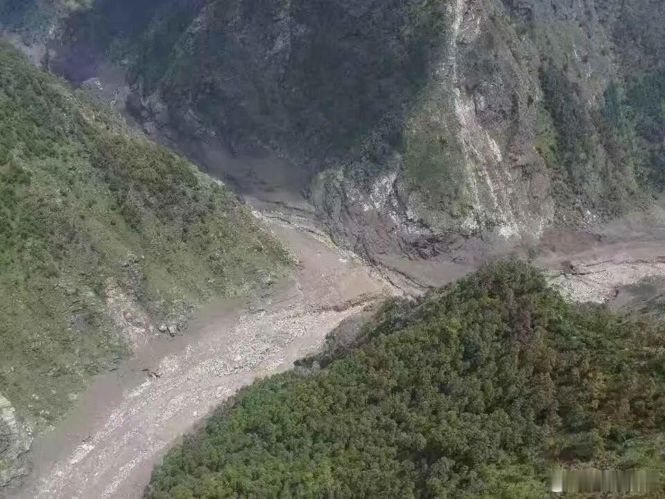 宁波海曙企业雅戈尔和富邦驰援灾区 8 月 26 日 ， 尼 泊 尔 一 侧 发 