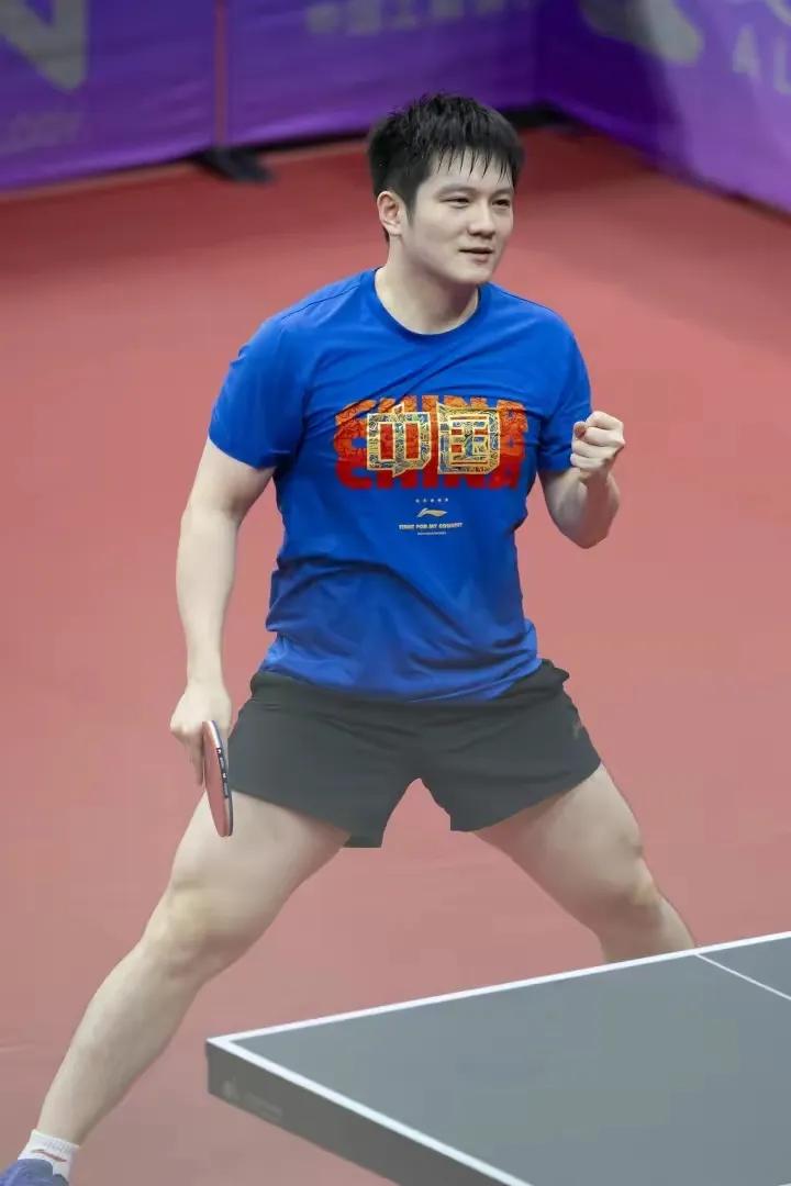 #秋日生活打卡季#
紧握的拳头，代表着实力，代表着坚持，代表着呐喊，代表着喜悦，