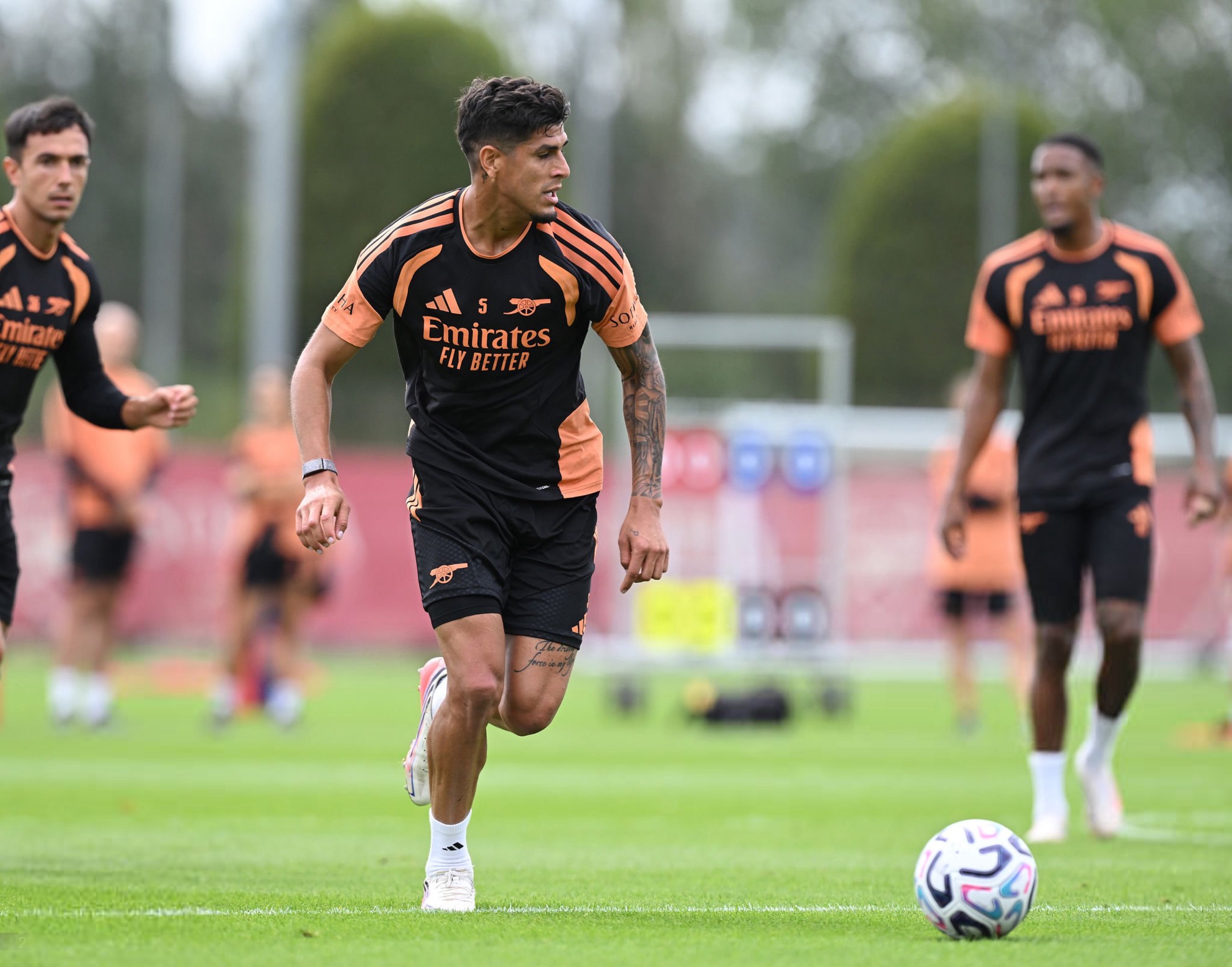 football.london消息，因卡皮耶因肌肉伤势缺席对阵伊普斯维奇的比赛，