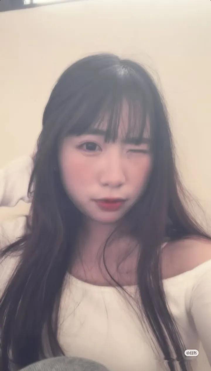 话说大马近几年就推出了许多样靓身材正，气质也相当不错的新晋博主，而婷婷就是其中之