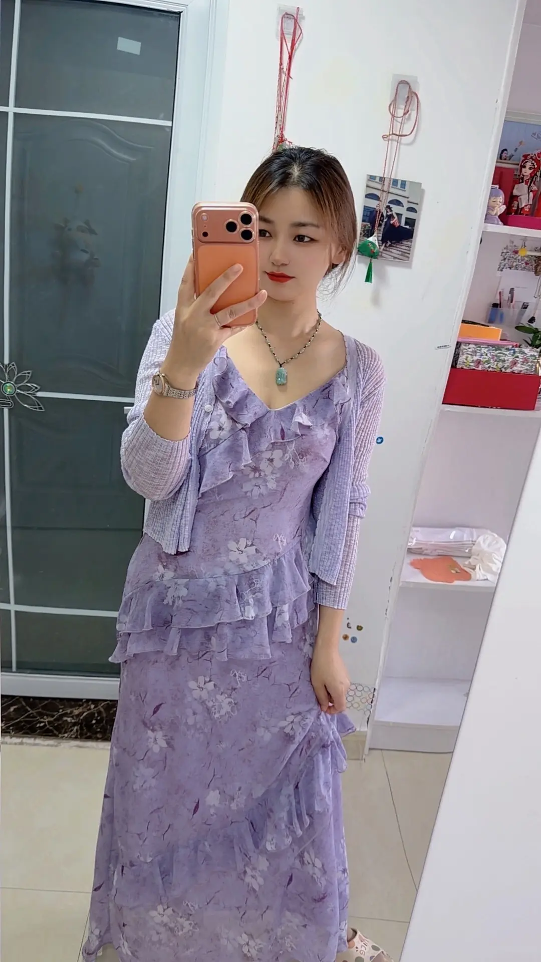 把人看清不如把人看轻 把事看透不如把事看淡 人生就是一边拥有一边失去 ...