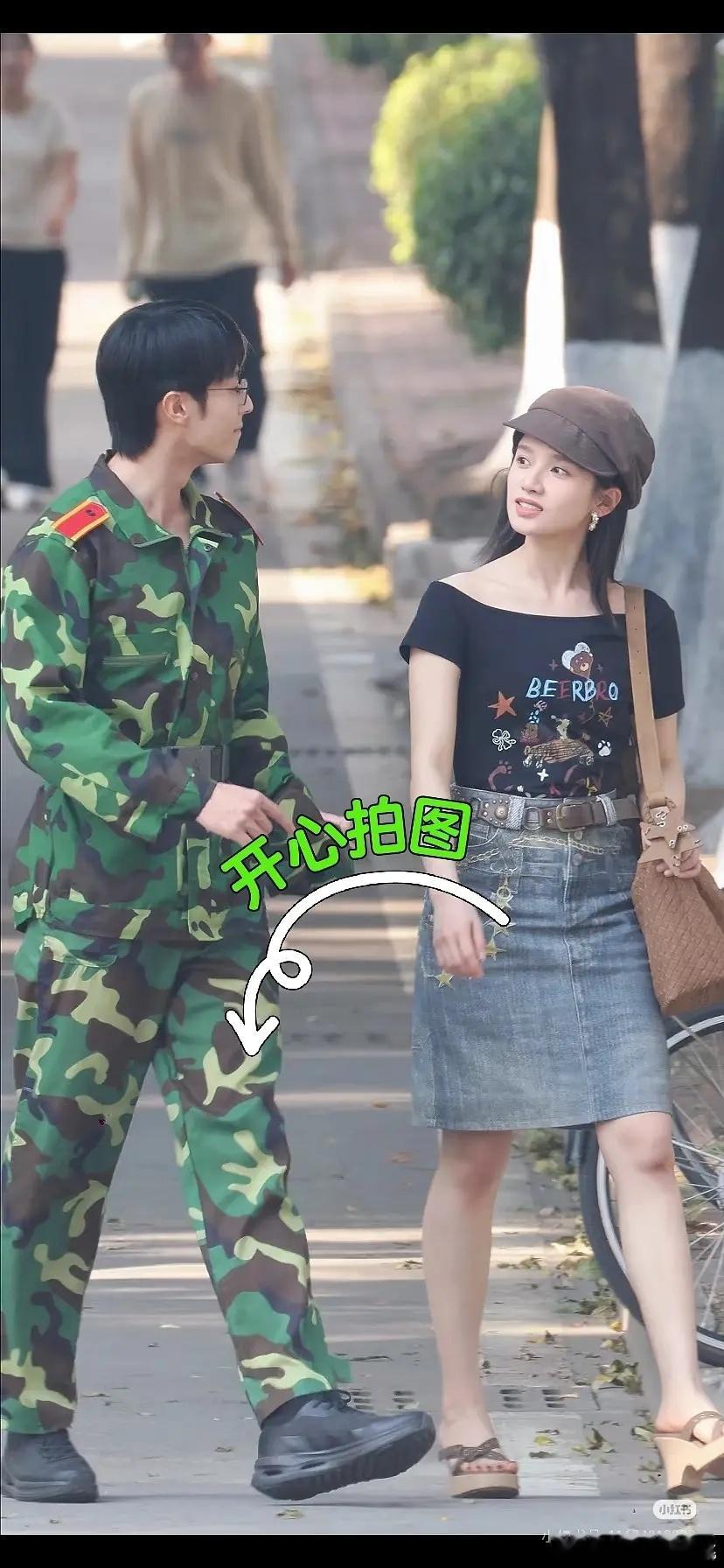 菜市场的造型真接地气儿，好千禧年的穿搭