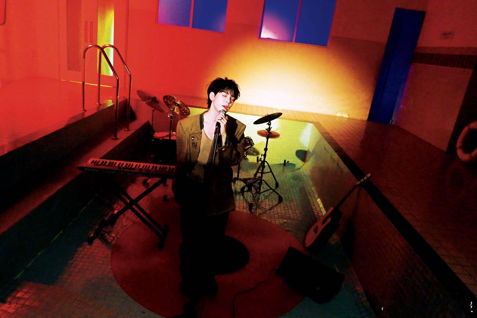 曾舜晞唱出沉溺式心碎 “从心中开出一刻的浆果，越怕会枯。”终于发新歌啦！！！《浆