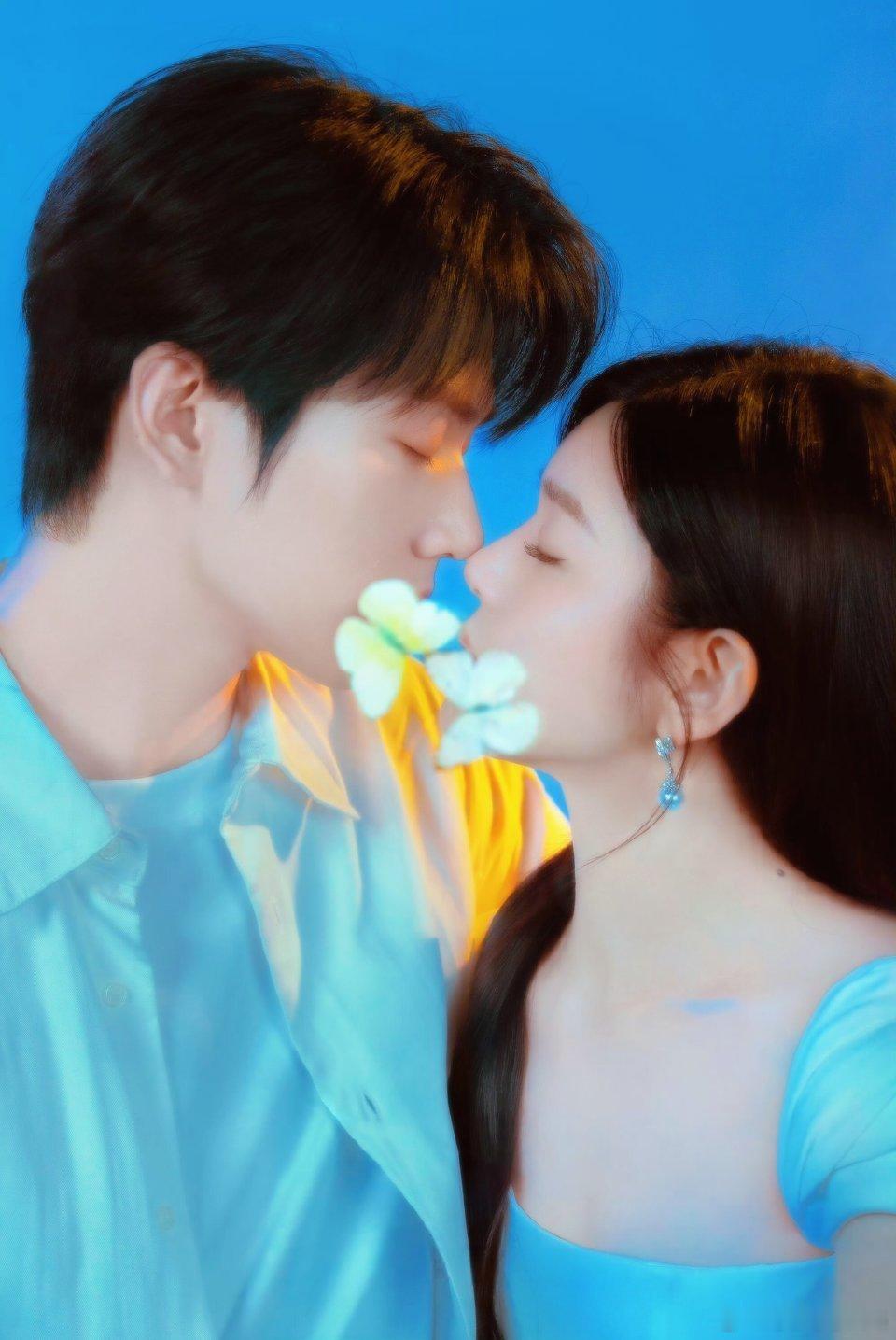 追姐姐的时候茶一点很正常谁懂李雾这波追姐操作！怕直接约被拒，先旁敲侧 击 问姐姐