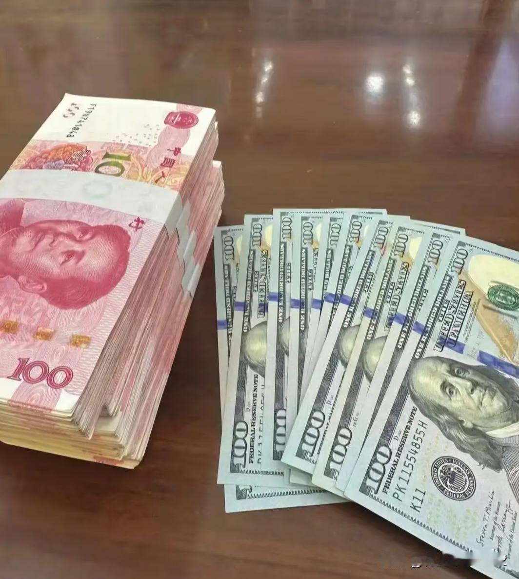 为啥老外放弃不了现金？
	
在国内咱们早就扫码付钱了，可外国人还是钱包里塞满纸币