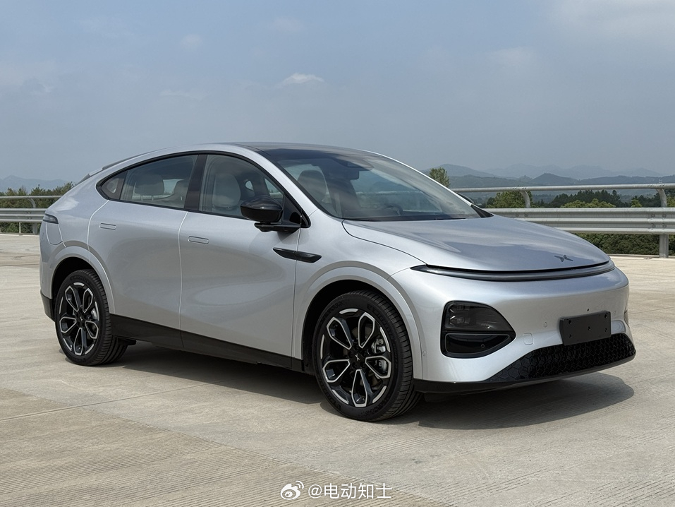 小鹏G6增程版也来了，跟小鹏P7+一样的“Power X”/“POWE...