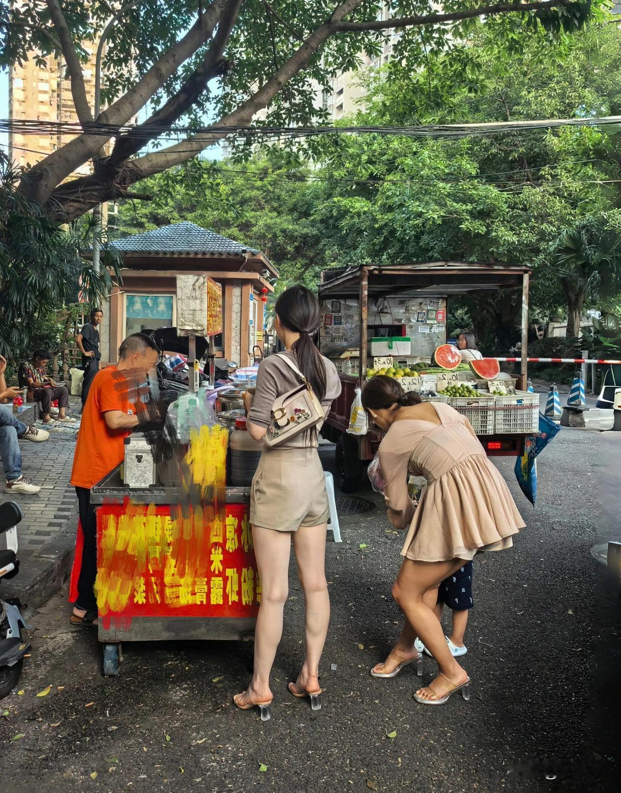 这腿部肌肉，健身教练都比不过吧