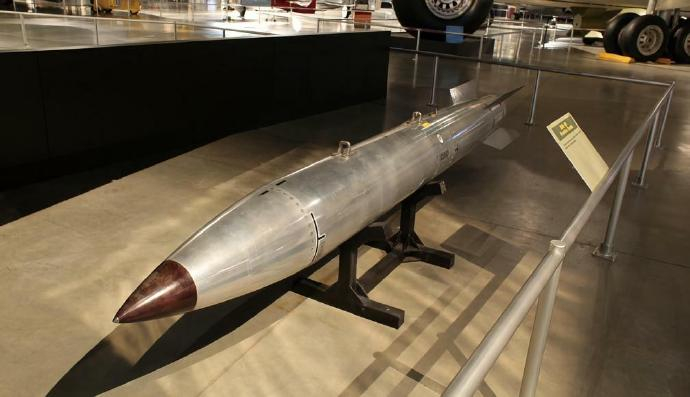每天认识一件兵器 美国B61核弹B61核弹是美国洛斯阿拉莫斯国家实验室研制的战略