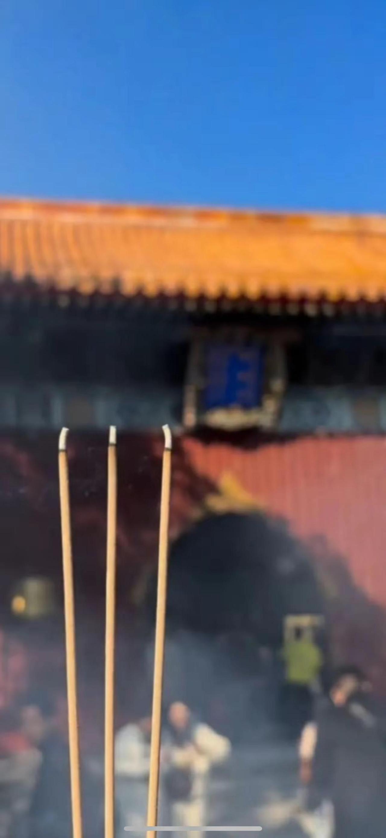 这个世界上，人走茶凉是常态，物是人非是必然。不要高估感情，不要低估人性。当时间久