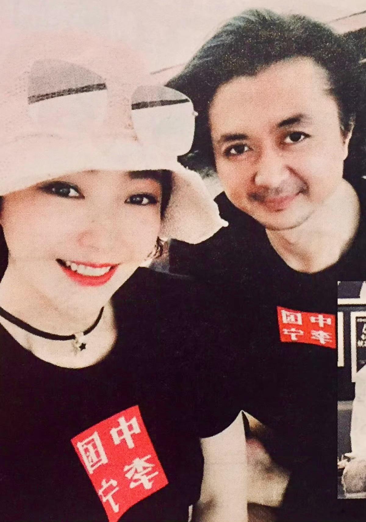 “‘我们都爱摇滚男’时间”，体操世界冠军+吉他手、超模+主唱、流行歌手+鼓手。精