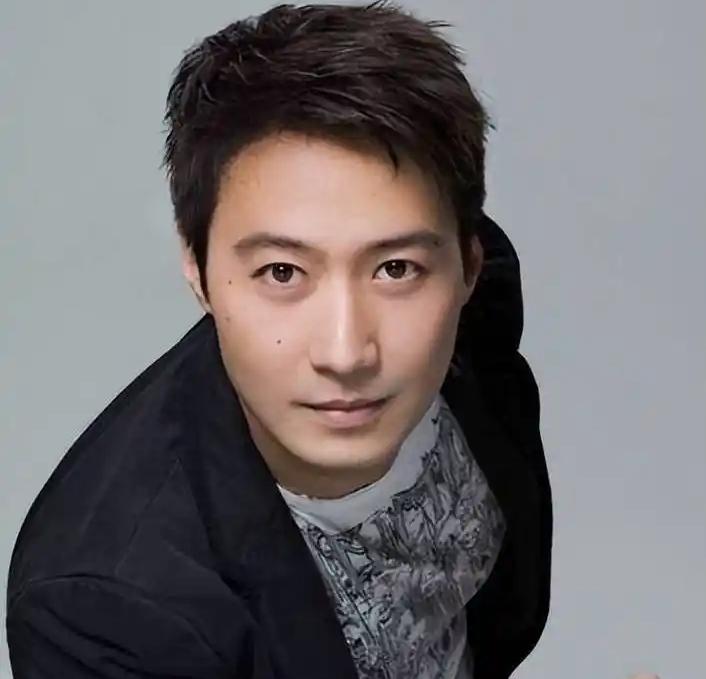 黎明，1966年12月11日出生于北京，祖籍广东梅县，中国香港歌手、演员，四大天