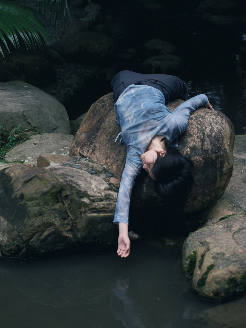 “在激荡中思考”model：芡如📷：GFX100 II + GF110mm F