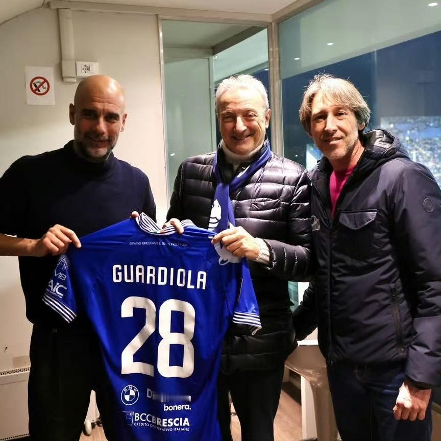 【足球故事】瓜迪奥拉回到了布雷西亚，观看了一场意丙联赛。2001年，瓜迪奥拉离开