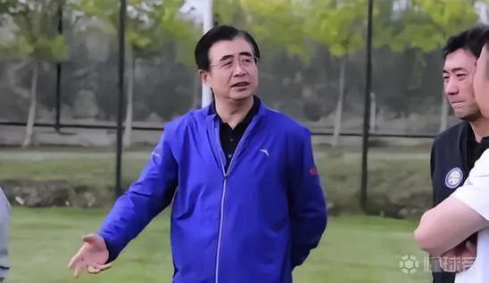 新任中国足协宋凯本月底将前往亚足联参加会议，讨论中国申办世少赛和世青赛的可能性。