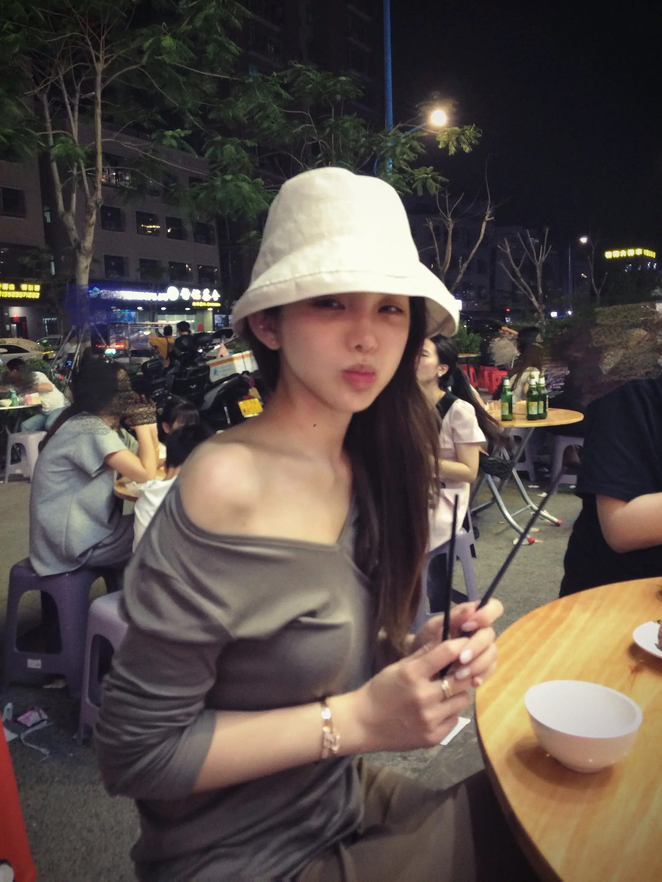 同一件衣服在不同场景下