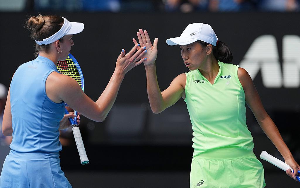 张帅有多帅？
直接夺取冠军。
第3冠了。以后还会有更多金牌。

2026澳网女双