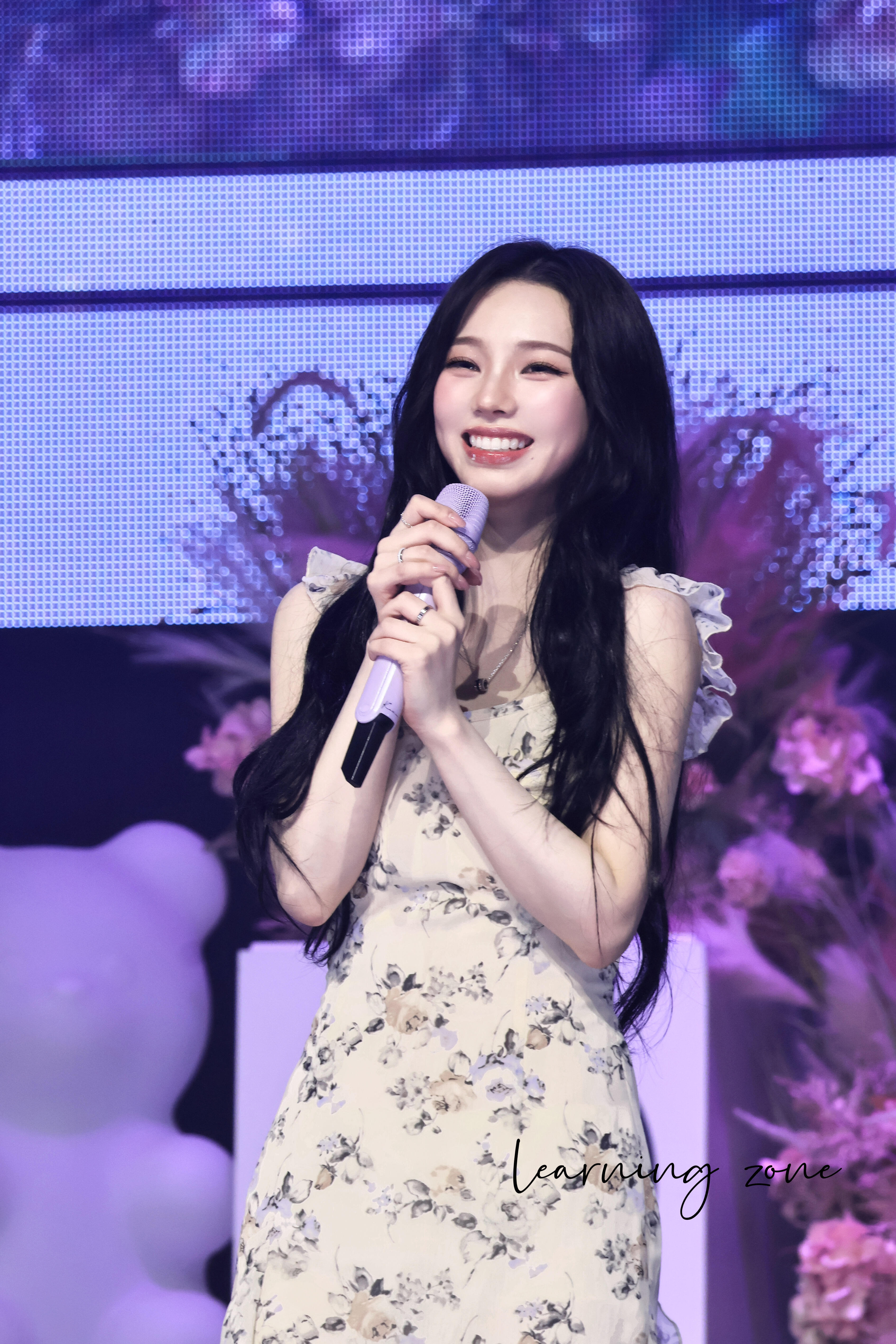 柳智敏翻唱中文歌 【柳智敏】看着你漂亮的眼睛一直笑，也是我幸福的一种 